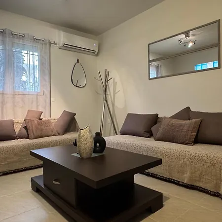 Maisonette Near