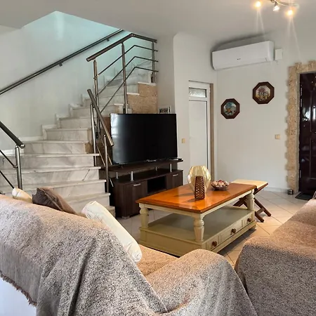 Maisonette Near