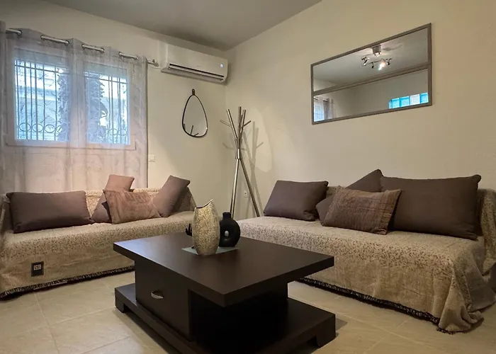 Maisonette Near