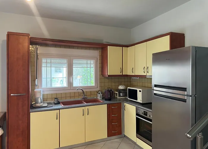 아파트 Maisonette Near