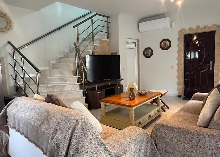 Maisonette Near