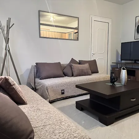 Apartman Maisonette Near