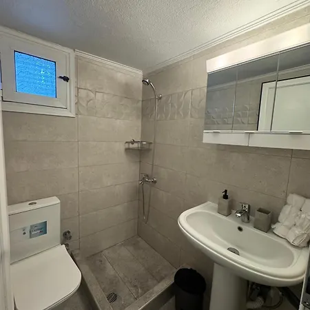 Maisonette Near