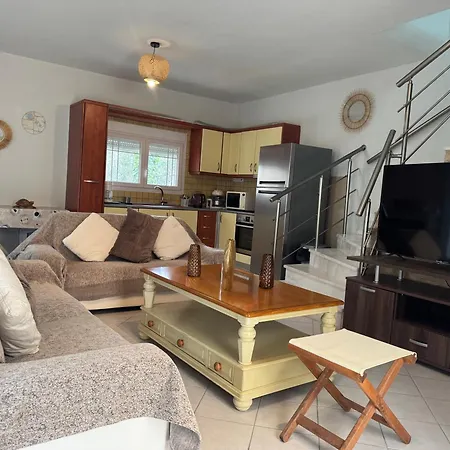 Appartement Maisonette Near Pefkochori