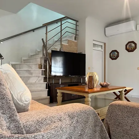 Apartmán Maisonette Near