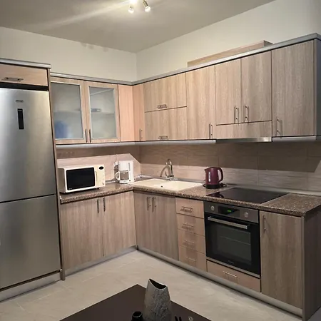 Maisonette Near Daire *